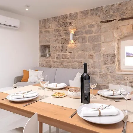 Moscatello Vila *